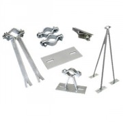 Fixations et supports pour mâts